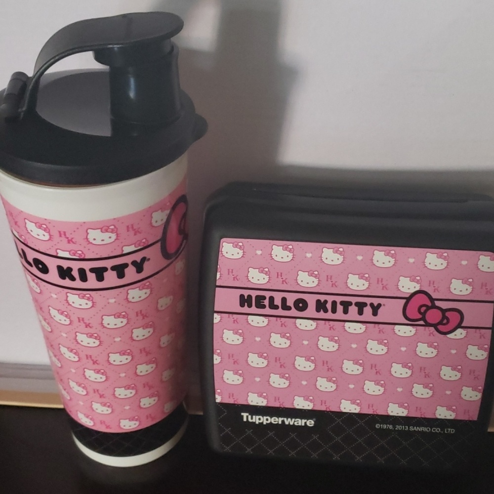 Tupperware " Lunch Set Quilted Hello Kitty" - Picture 4 of 6